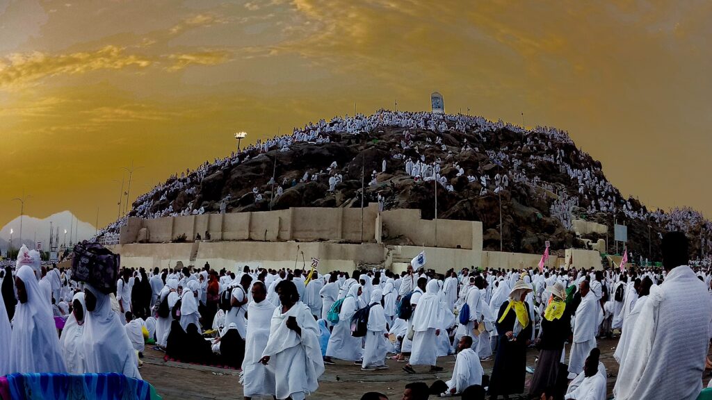 Jabal-e-Rehmat_(Mount_of_Mercy_Mount_Arafat)