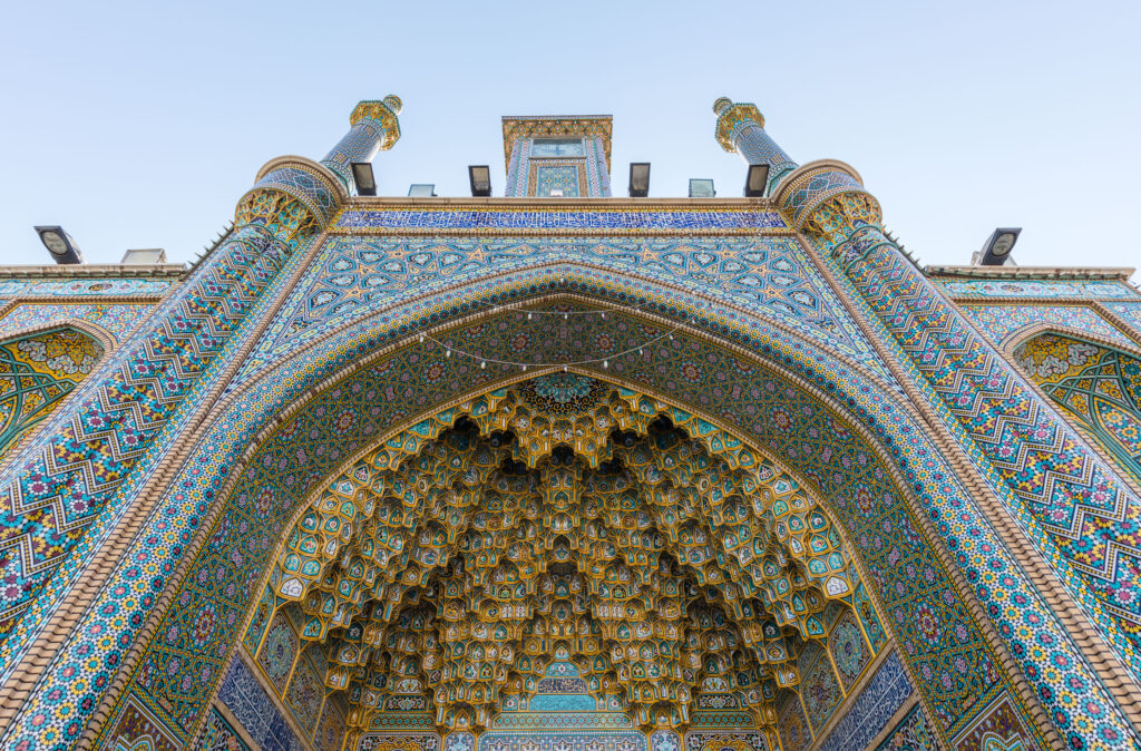 Santuario_de_Fátima_bint_Musa,_Qom,_Irán,_2016-09-19,_DD_14